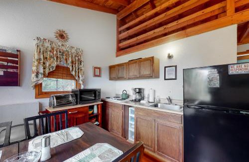 Stone Haven House | Sunset Point Mountaintop Cottage