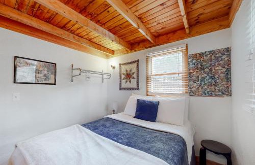 Stone Haven House | Sunset Point Mountaintop Cottage