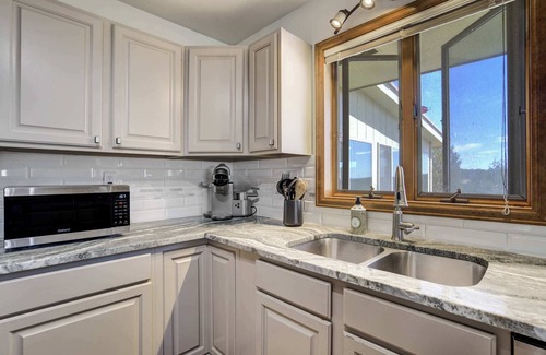 Penrose House | Sunset Ridge | Gorge Views & Trails | Hot tub