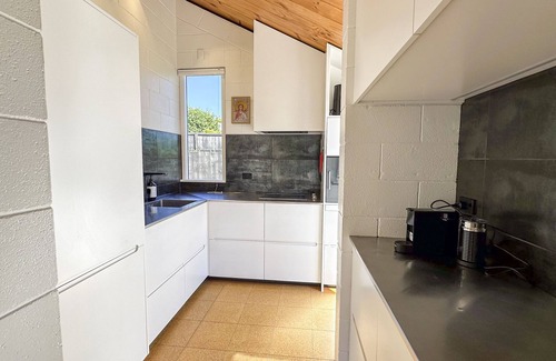 Havelock North House | Sunset Sanctuary - Havelock North Holiday Home