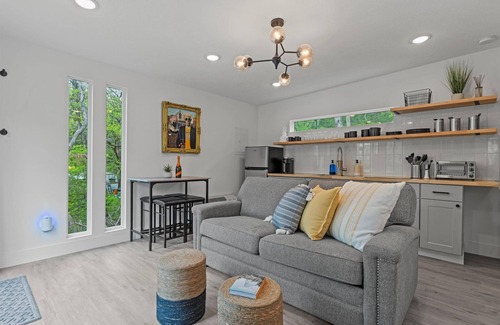 Linn Valley Apartment | Sunset Tiny House at Linn Valley Lakes