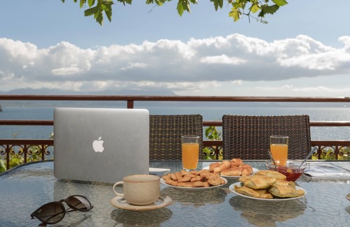 Kolymbari Villa | Sunset traditional house