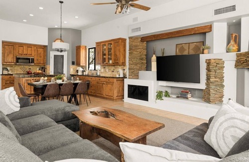 New River Villa | Sunset Trails | 6 Hole Golf | Hot Tub | Pool+More