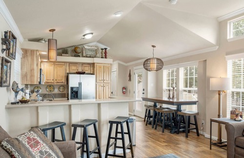 Sperry Cottage | Sunset View at CrossTimbers Marina