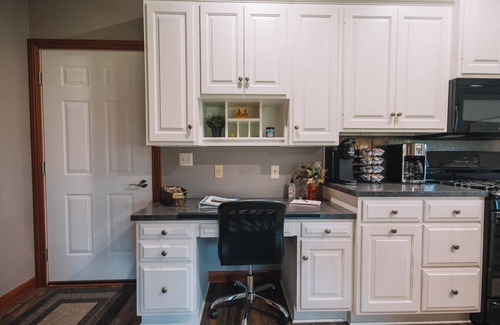 Sugarcreek Apartment | Sunset Views in the midst of Amish Country