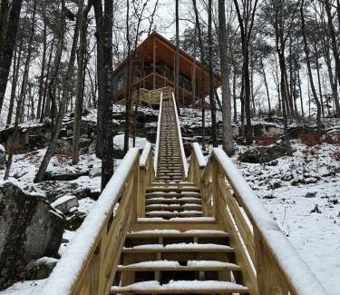 Arley House | Sunset Views-Modern Lake Retreat on Lewis Smith Lake