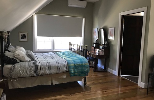 Kurrajong House | Sunsetcottages