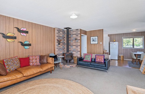Whangapoua House | Sunsets and Surf - Whangapoua Holiday Home