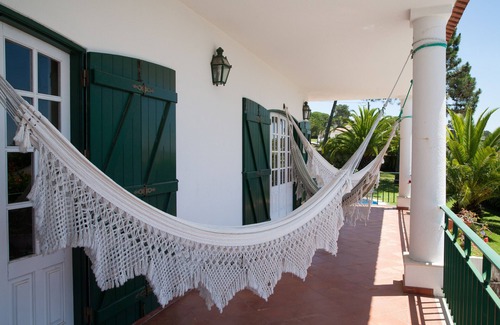Foz do Arelho House | Sunshine Guest House Foz: Unveil the Mystical Vintage Oasis,embrace Tranquility!
