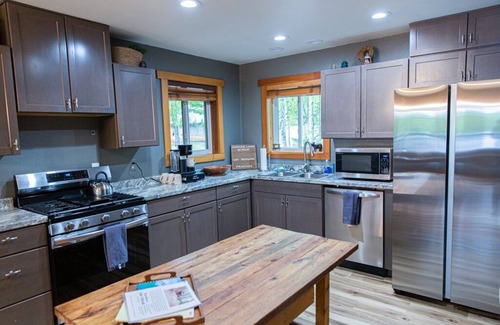 Susitna North House | Sunshine Lake Family Oasis w/Private Sauna