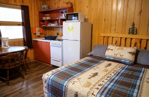 Ontonagon Hotel | Sunshine Motel and Cabins