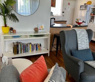 Brahma Lodge Apartment | Sunshine Three
