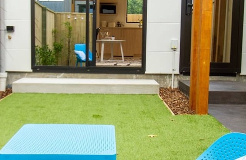 New Brighton House | Sunsoaked seaside 1 bedroom 1 bath