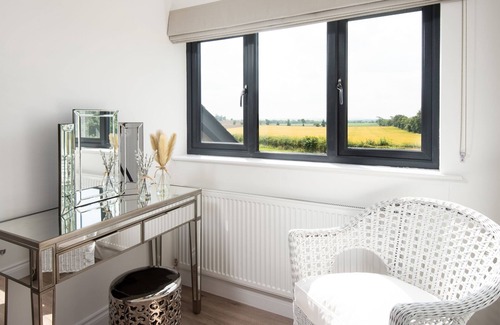 Berwick-upon-Tweed Cottage | SUNWICK COTTAGE - A spacious immaculate 3 bedroom pet friendly cottage near Berwick-Upon-Tweed