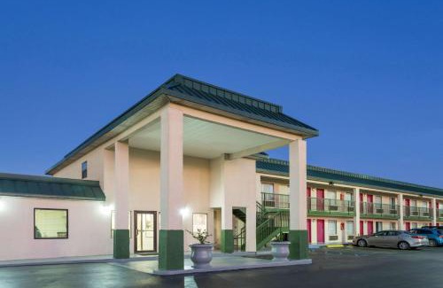 Ashburn Hotel | Super 8 by Wyndham Ashburn
