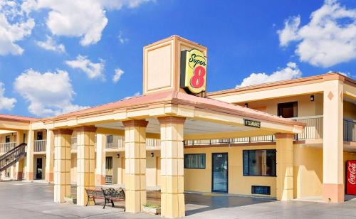 Athens Hotel | Super 8 by Wyndham Athens