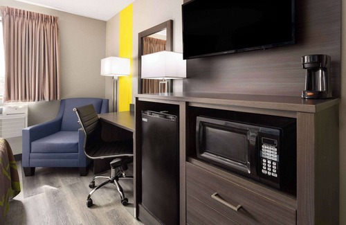 Lewistown Hotel | Super 8 by Wyndham Burnham/Lewistown