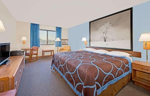 Centerville Hotel | Super 8 by Wyndham Centerville