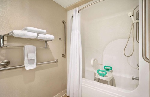 Scotland Hotel | Super 8 by Wyndham Chambersburg I-81