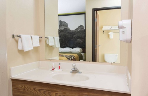 Chadron Hotel | Super 8 by Wyndham Chadron NE