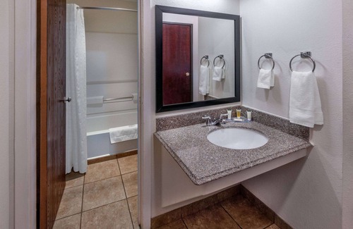 Clayton Hotel | Super 8 by Wyndham Clayton