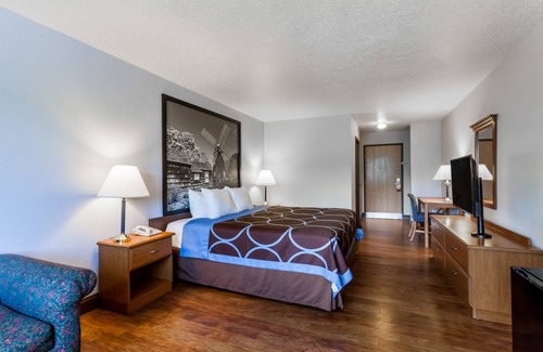 Cobleskill Hotel | Super 8 by Wyndham Cobleskill NY