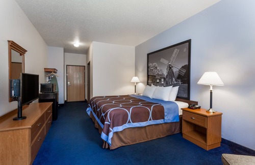 Cobleskill Hotel | Super 8 by Wyndham Cobleskill NY