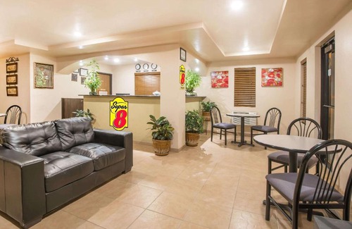 Colby Hotel | Super 8 by Wyndham Colby