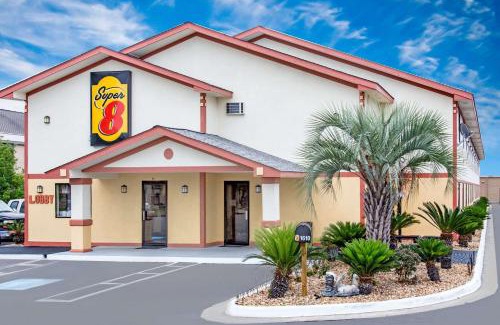 Douglas Hotel | Super 8 by Wyndham Douglas