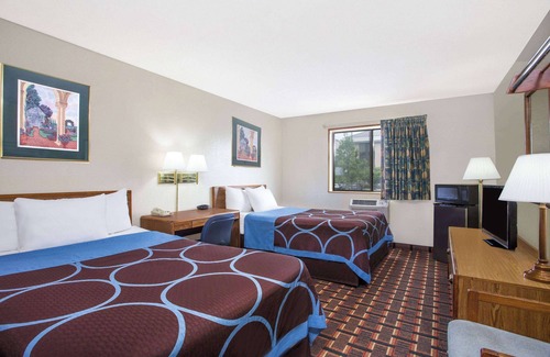 Douglas Hotel | Super 8 by Wyndham Douglas