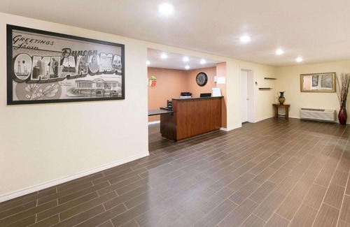 Duncan Hotel | Super 8 by Wyndham Duncan
