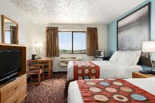 Virginia Hotel | Super 8 by Wyndham Eveleth