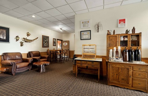 Virginia Hotel | Super 8 by Wyndham Eveleth