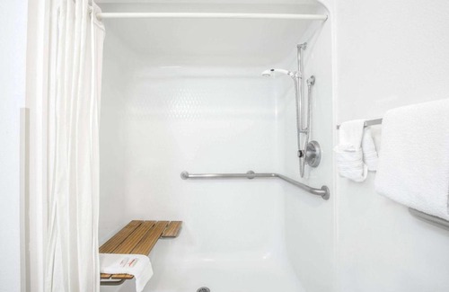 Grants Hotel | Super 8 by Wyndham Grants
