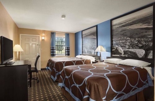 Henryetta Hotel | Super 8 by Wyndham Henryetta