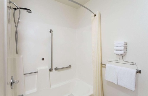 Hot Springs Hotel | Super 8 by Wyndham Hot Springs