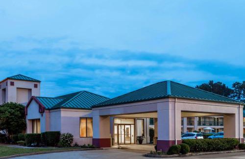 Jasper Hotel | Super 8 by Wyndham Jasper TX