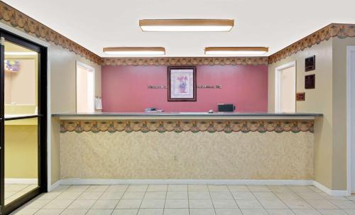 Kosciusko Hotel | Super 8 by Wyndham Kosciusko