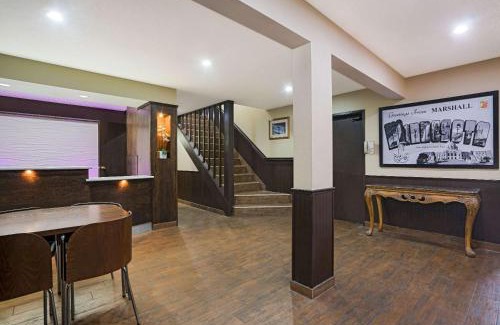 Marshall Hotel | Super 8 by Wyndham Marshall MN