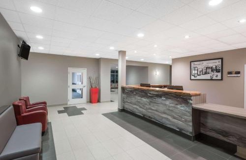 Mont-Laurier Hotel | Super 8 by Wyndham Mont Laurier