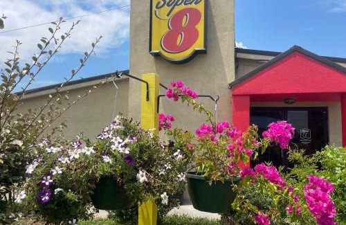 Monroe Hotel | Super 8 by Wyndham Monroe