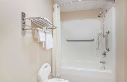 Mount Carmel Hotel | Super 8 by Wyndham Mt. Carmel IL