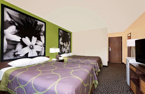 Muncie Hotel | Super 8 by Wyndham Muncie/Ball St. College Area