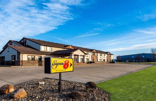 Oelwein Hotel | Super 8 by Wyndham Oelwein