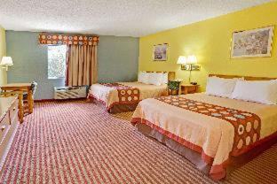 Pasadena Hotel | Super 8 by Wyndham Pasadena