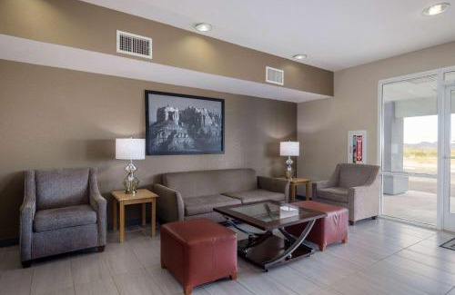 Quartzsite Hotel | Super 8 by Wyndham Quartzsite AZ