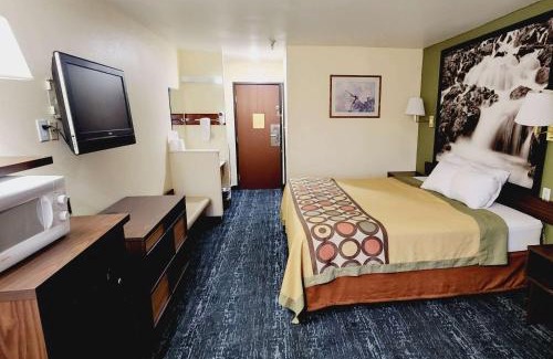 Rawlins Hotel | Super 8 by Wyndham Rawlins Wyoming