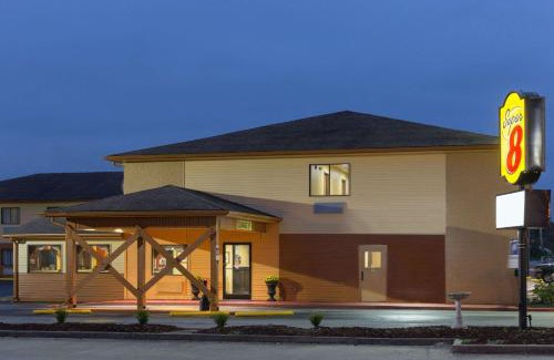 Richmond Hotel | Super 8 by Wyndham Richmond