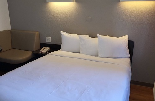 Santa Clara Hotel | Super 8 by Wyndham Santa Clara