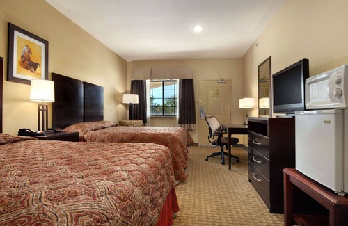 Stephenville Hotel | Super 8 by Wyndham Stephenville